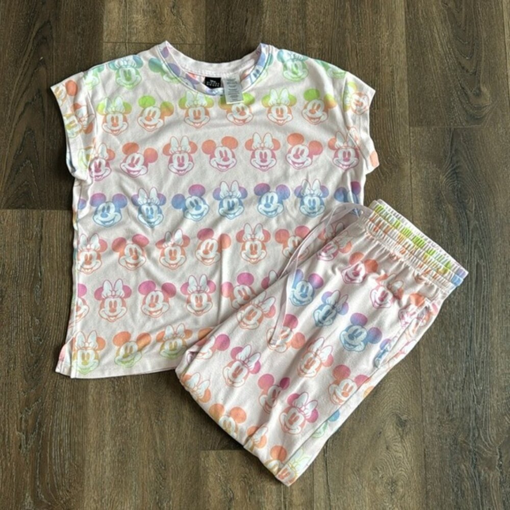 Disney Multicolor Mickey & Minnie Pajamas.  Women’s size medium 8/10.